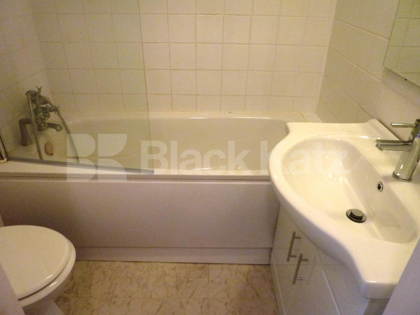 			NEAR HAMPSTEAD HEATH!, 1 Bedroom, 1 bath, 1 reception Flat			 Mansfield Road, HAMPSTEAD